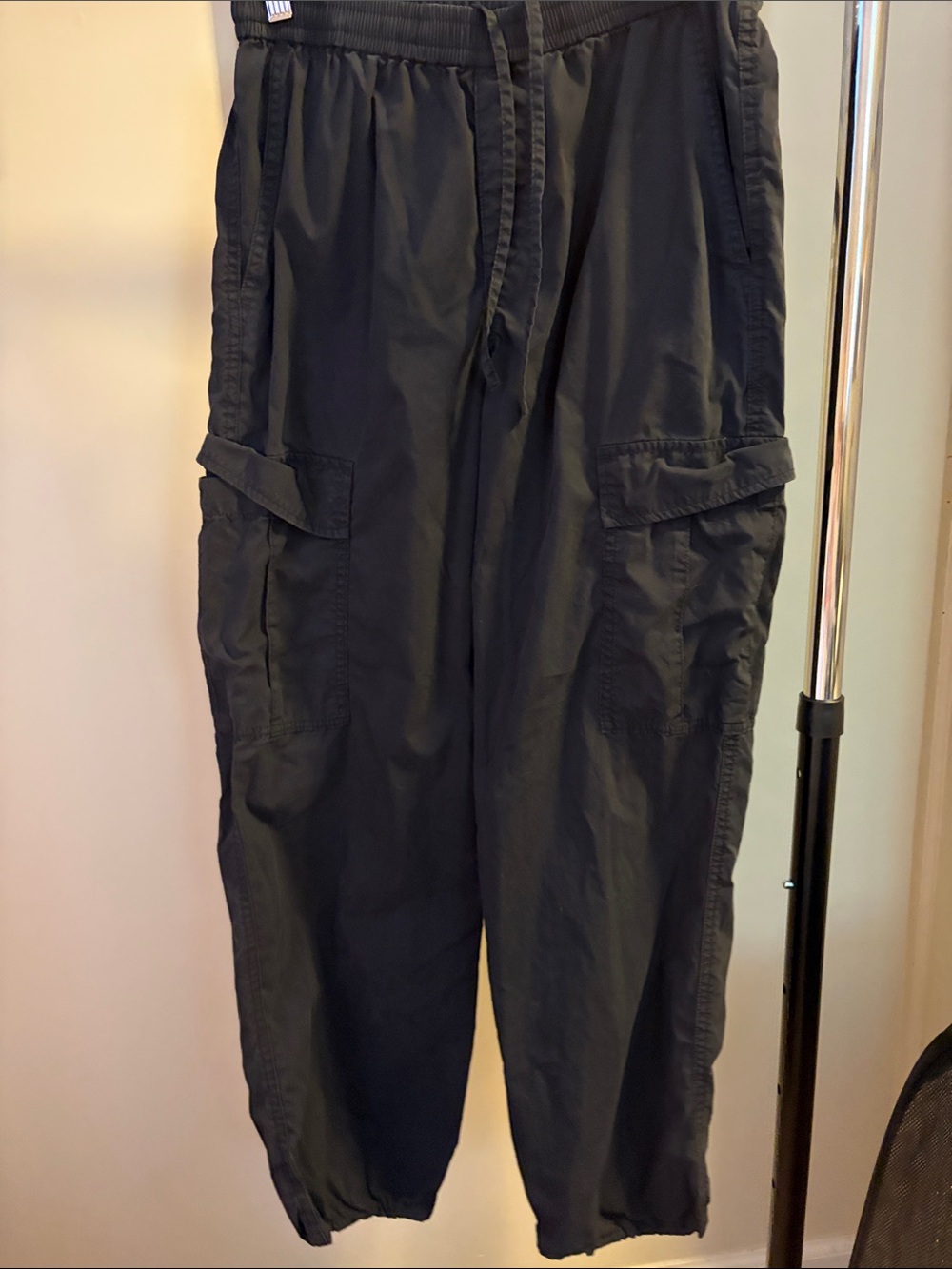 Women’s Black Cargo Pants - Relaxed Fit